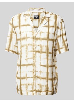 Koszula casualowa z wiskozy z kołnierzem z połami model ‘Cliro’ ze sklepu Peek&Cloppenburg  w kategorii Koszule męskie - zdjęcie 173578308