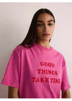 Reserved - T-shirt z napisem - różowy ze sklepu Reserved w kategorii Bluzki damskie - zdjęcie 173582435