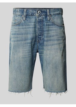 Szorty jeansowe o kroju slim fit z 5 kieszeniami w kolorze jasnoniebieskim ze sklepu Peek&Cloppenburg  w kategorii Spodenki męskie - zdjęcie 173587137