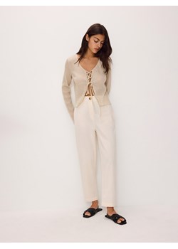 Reserved - Spodnie ze strukturalnej tkaniny - beżowy ze sklepu Reserved w kategorii Spodnie damskie - zdjęcie 173589895