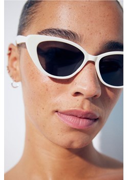 H & M - Okulary przeciwsłoneczne typu „kocie oczy" - Biały ze sklepu H&M w kategorii Okulary przeciwsłoneczne damskie - zdjęcie 173595085