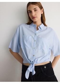 Reserved - Krótka koszula z wiązaniem - jasnoniebieski ze sklepu Reserved w kategorii Koszule damskie - zdjęcie 173606887