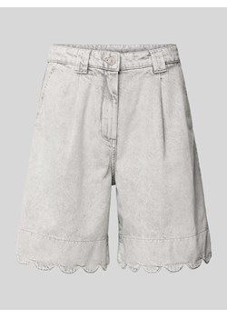 Szorty jeansowe o kroju regular fit z zakładkami w pasie model ‘Scallop edge’ ze sklepu Peek&Cloppenburg  w kategorii Szorty - zdjęcie 173611058