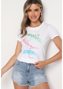 Biały Bawełniany T-shirt z Ozdobnym Nadrukiem Rionea ze sklepu Born2be Odzież w kategorii Bluzki damskie - zdjęcie 173616006