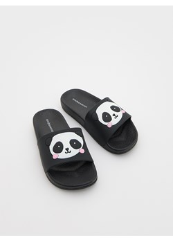 Reserved - Klapki z motywem pandy - czarny ze sklepu Reserved w kategorii Klapki dziecięce - zdjęcie 173616708