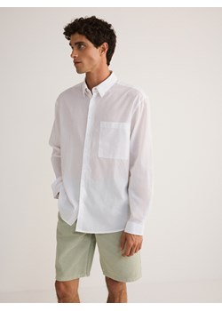 Reserved - Gładka koszula regular fit - biały ze sklepu Reserved w kategorii Koszule męskie - zdjęcie 173616945