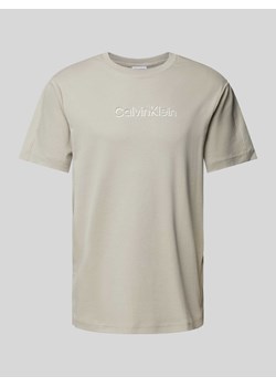 T-shirt z detalem z logo ze sklepu Peek&Cloppenburg  w kategorii T-shirty męskie - zdjęcie 173618416
