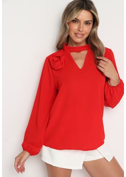 Czerwona Bluzka z Ozdobnym Dekoltem Gomi ze sklepu Born2be Odzież w kategorii Bluzki damskie - zdjęcie 173624265