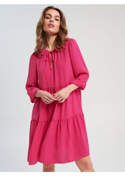 Sinsay - Sukienka midi z wiązaniem - różowy ze sklepu Sinsay w kategorii Sukienki - zdjęcie 173633728