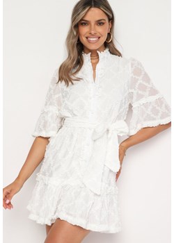 Biała Rozkloszowana Sukienka o Koszulowym Kroju z Falbankami i Materiałowym Paskiem Wafea ze sklepu Born2be Odzież w kategorii Sukienki - zdjęcie 173642819