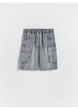 Reserved - Jeansowe szorty cargo - jasnoszary ze sklepu Reserved w kategorii Spodenki chłopięce - zdjęcie 173658867