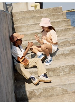 Reserved - Bawełniana czapka z daszkiem - miedziany ze sklepu Reserved w kategorii Czapki dziecięce - zdjęcie 173658887