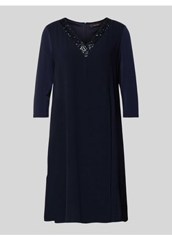Sukienka koktajlowa o długości do kolan z dekoltem w serek ze sklepu Peek&Cloppenburg  w kategorii Sukienki - zdjęcie 173660327