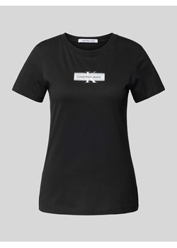 T-shirt o kroju slim fit z nadrukiem z logo model ‘MONOLOGO’ ze sklepu Peek&Cloppenburg  w kategorii Bluzki damskie - zdjęcie 173660468