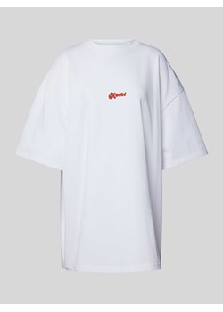 T-shirt o kroju oversized z nadrukiem z logo model ‘Artsy’ ze sklepu Peek&Cloppenburg  w kategorii Bluzki damskie - zdjęcie 173665058