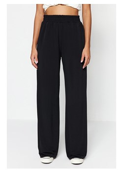 trendyol Spodnie w kolorze czarnym ze sklepu Limango Polska w kategorii Spodnie damskie - zdjęcie 173666966