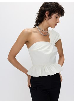 Reserved - Top z baskinką - złamana biel ze sklepu Reserved w kategorii Bluzki damskie - zdjęcie 173668396