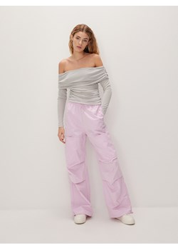 Reserved - Spodnie typu parachute - pastelowy róż ze sklepu Reserved w kategorii Spodnie damskie - zdjęcie 173676669