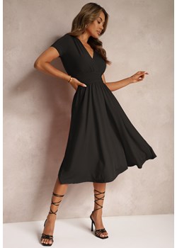 Czarna Sukienka Taliowana z Kopertowym Dekoltem o Rozkloszowanym Kroju Rimadea ze sklepu Renee odzież w kategorii Sukienki - zdjęcie 173678157