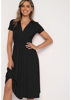 Czarna Taliowana Sukienka z Dekoltem na Zakładkę Quimadea ze sklepu Born2be Odzież w kategorii Sukienki - zdjęcie 173683275
