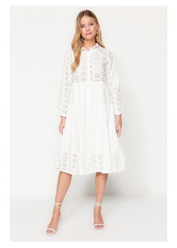 trendyol Sukienka w kolorze białym ze sklepu Limango Polska w kategorii Sukienki - zdjęcie 173685578