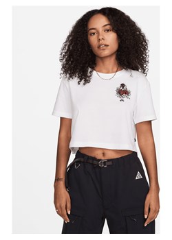 Damski T-shirt o skróconym kroju do skateboardingu Nike SB x Sky Brown - Biel ze sklepu Nike poland w kategorii Bluzki damskie - zdjęcie 173687739