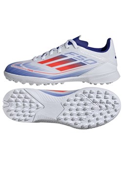 Buty piłkarskie adidas F50 League Tf IF1372 białe ze sklepu ButyModne.pl w kategorii Buty sportowe dziecięce - zdjęcie 173688528