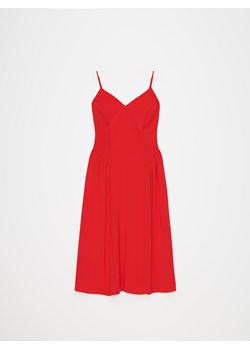 Mohito - Czerwona sukienka midi na ramiączkach - czerwony ze sklepu Mohito w kategorii Sukienki - zdjęcie 173692416