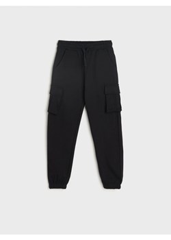 Sinsay - Spodnie dresowe jogger - czarny ze sklepu Sinsay w kategorii Spodnie chłopięce - zdjęcie 173693609