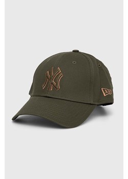 New Era czapka z daszkiem bawełniana kolor zielony z aplikacją NEW YORK YANKEES ze sklepu PRM w kategorii Czapki z daszkiem damskie - zdjęcie 173695155