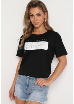 Czarny Klasyczny Bawełniany T-shirt z Napisem z Cyrkonii Taronea ze sklepu Born2be Odzież w kategorii Bluzki damskie - zdjęcie 173699797