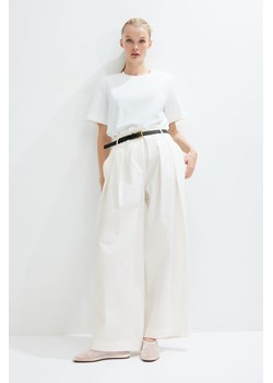 H & M - Szerokie spodnie z paskiem - Biały ze sklepu H&M w kategorii Spodnie damskie - zdjęcie 173700086