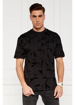 CALVIN KLEIN JEANS T-shirt CK AOP | Regular Fit ze sklepu Gomez Fashion Store w kategorii T-shirty męskie - zdjęcie 173700295