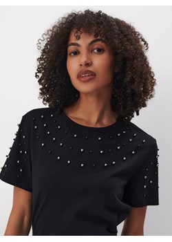 Mohito - Czarny t-shirt z ozdobnymi elementami - czarny ze sklepu Mohito w kategorii Bluzki damskie - zdjęcie 173703448