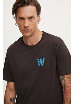 Wood Wood t-shirt bawełniany Ace Chest Print męski kolor brązowy z nadrukiem 10275700.2222 ze sklepu ANSWEAR.com w kategorii T-shirty męskie - zdjęcie 173704647