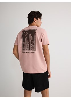 Reserved - T-shirt regular z nadrukiem - brudny róż ze sklepu Reserved w kategorii T-shirty męskie - zdjęcie 173708607