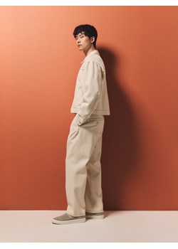 Reserved - Spodnie straight z wiązaniem - złamana biel ze sklepu Reserved w kategorii Jeansy męskie - zdjęcie 173708678