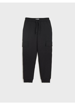 Sinsay - Spodnie dresowe jogger - czarny ze sklepu Sinsay w kategorii Spodnie chłopięce - zdjęcie 173713745