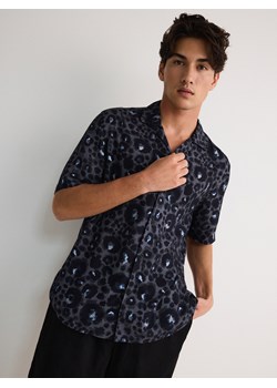 Reserved - Wiskozowa koszula comfort fit - czarny ze sklepu Reserved w kategorii Koszule męskie - zdjęcie 173714107