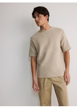 Reserved - T-shirt boxy z bawełną - beżowy ze sklepu Reserved w kategorii T-shirty męskie - zdjęcie 173714236