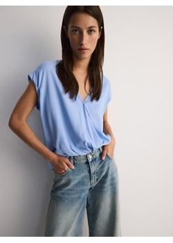 Reserved - Kopertowa bluzka z wiskozy - jasnoniebieski ze sklepu Reserved w kategorii Bluzki damskie - zdjęcie 173715137