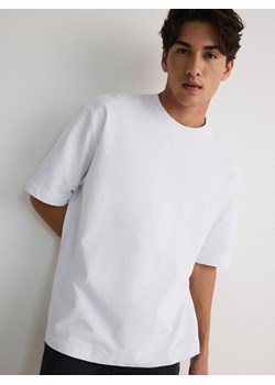 Reserved - Gładki T-shirt boxy - biały ze sklepu Reserved w kategorii T-shirty męskie - zdjęcie 173718095