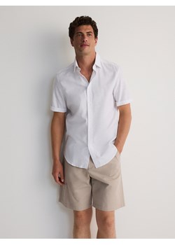 Reserved - Koszula regular z krótkim rękawem - biały ze sklepu Reserved w kategorii Koszule męskie - zdjęcie 173724997