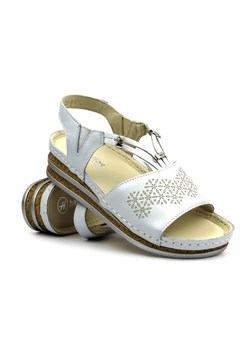 Skórzane sandały damskie na delikatnym koturnie - HELIOS Komfort 125, srebrne ze sklepu ulubioneobuwie w kategorii Sandały damskie - zdjęcie 173730136