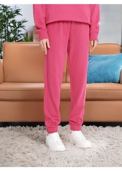 Sinsay - Spodnie dresowe - różowy ze sklepu Sinsay w kategorii Spodnie damskie - zdjęcie 173734448