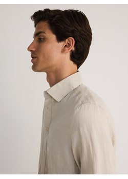 Reserved - Lniana koszula regular fit - beżowy ze sklepu Reserved w kategorii Koszule męskie - zdjęcie 173734695
