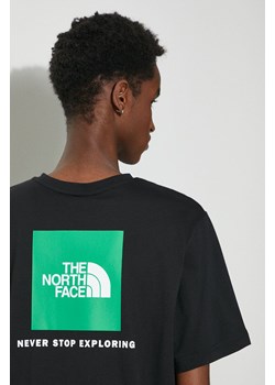 The North Face t-shirt bawełniany M S/S Redbox Tee męski kolor czarny z nadrukiem NF0A87NPYQI1 ze sklepu PRM w kategorii T-shirty męskie - zdjęcie 173745457