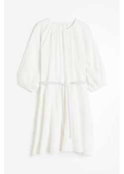 H & M - Muślinowa sukienka z wiązanym paskiem - Biały ze sklepu H&M w kategorii Sukienki - zdjęcie 173748035