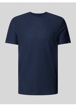 T-shirt o kroju basic fit z kieszenią na piersi ze sklepu Peek&Cloppenburg  w kategorii T-shirty męskie - zdjęcie 173752978