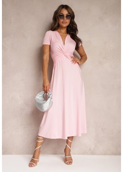 Różowa Sukienka o Taliowanym Kroju z Imitacją Węzła i Trójkątnym Dekoltem Telvitela ze sklepu Renee odzież w kategorii Sukienki - zdjęcie 173755467